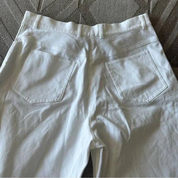 BEAUTIFUL NWOT St John White Embroidered Pant - Picture 11 of 12